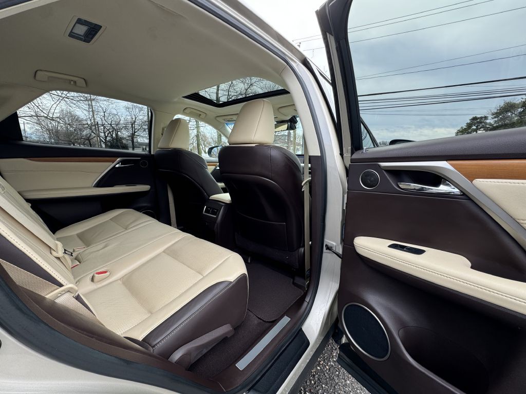 2016 Lexus RX Image 17