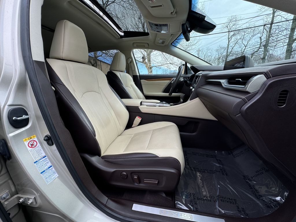 2016 Lexus RX Image 19