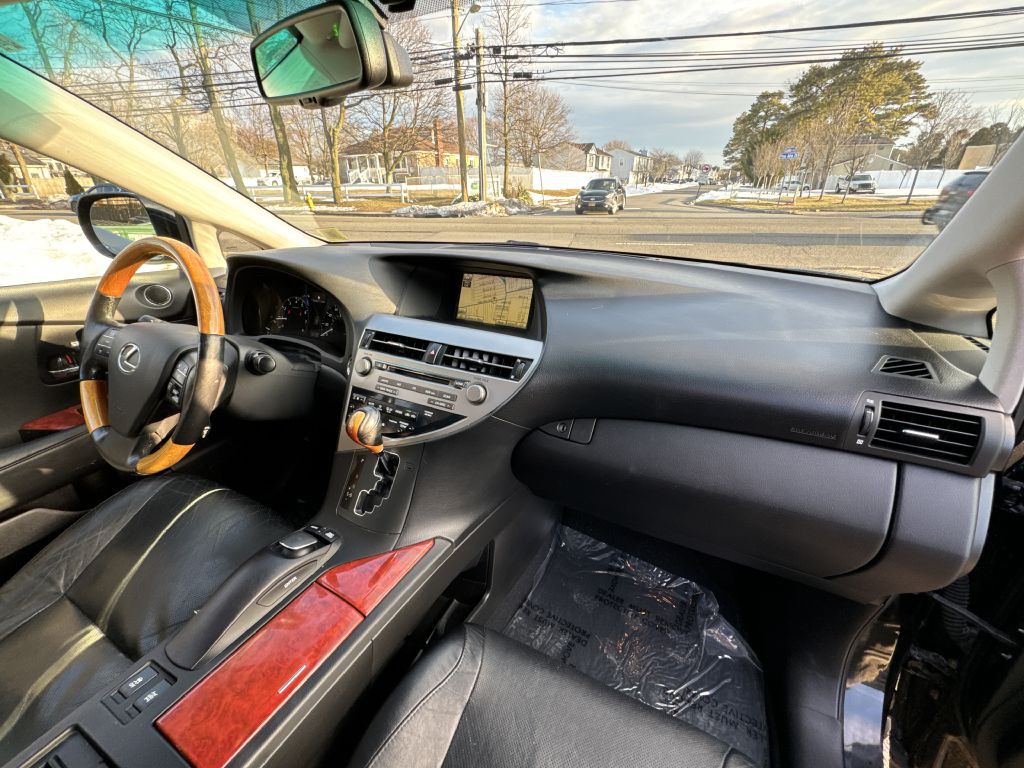 2010 Lexus RX Image 18