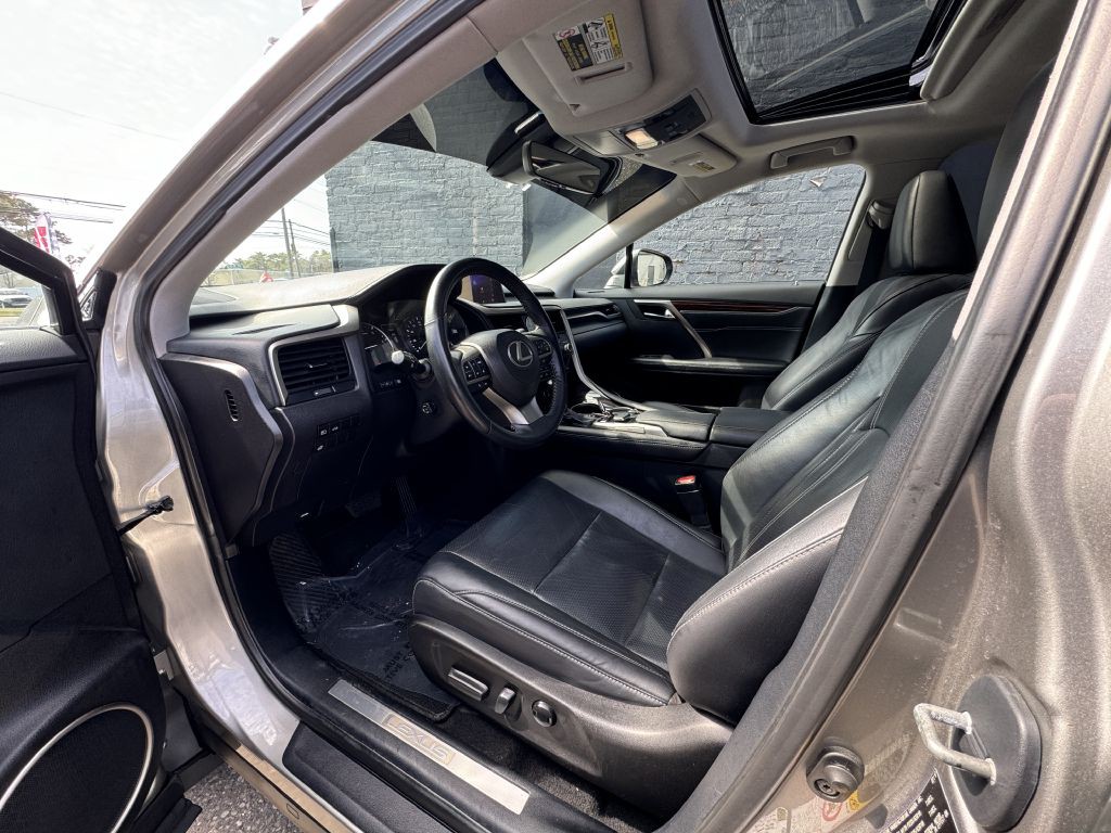 2017 Lexus RX Image 12