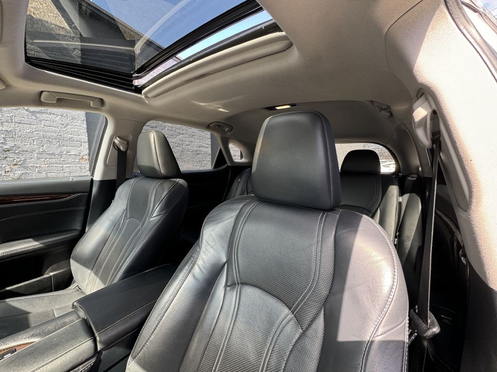 2017 Lexus RX Image 14