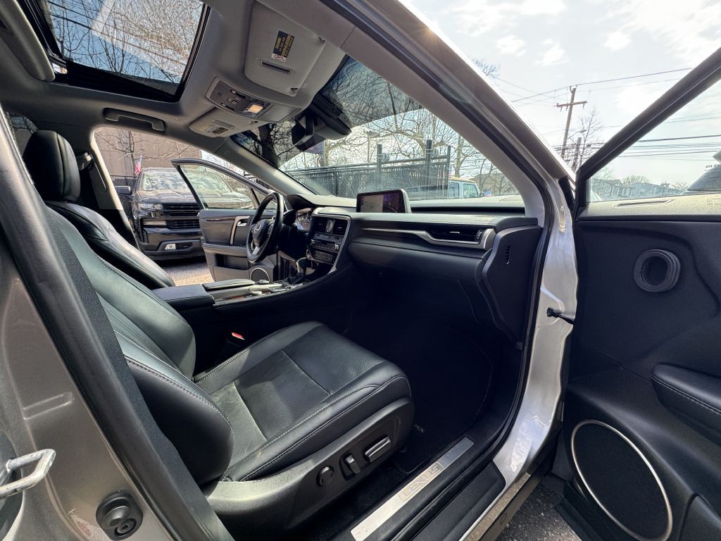 2017 Lexus RX Image 18