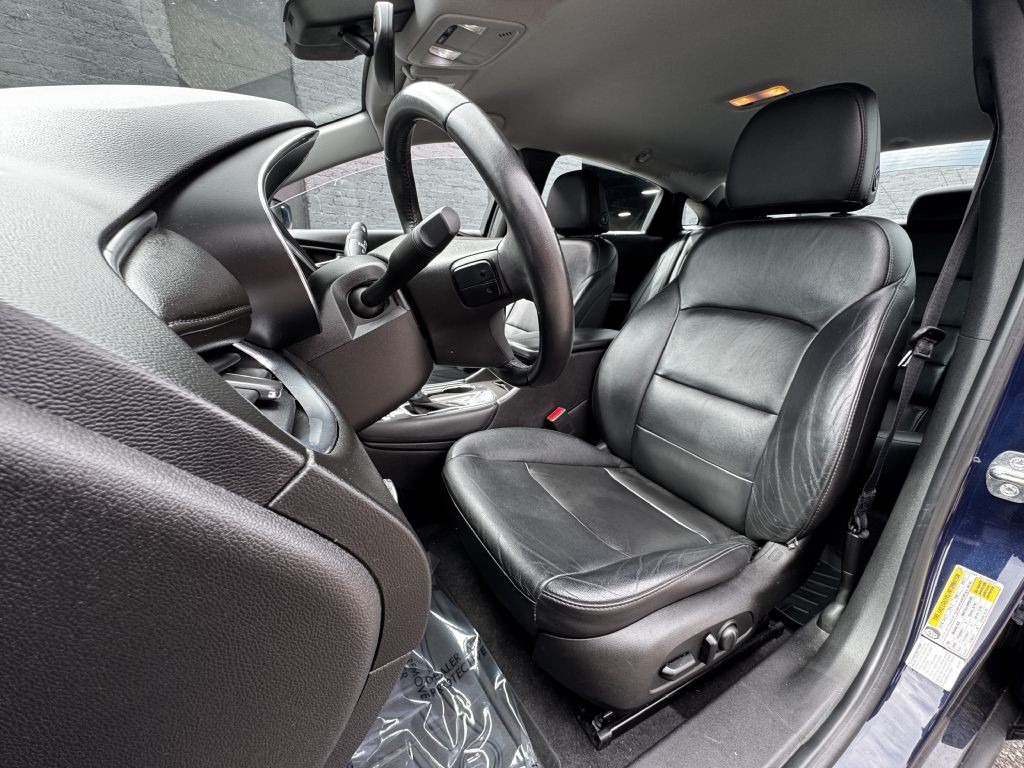 2016 Chevrolet Malibu Image 13