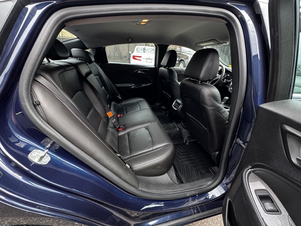 2016 Chevrolet Malibu Image 17