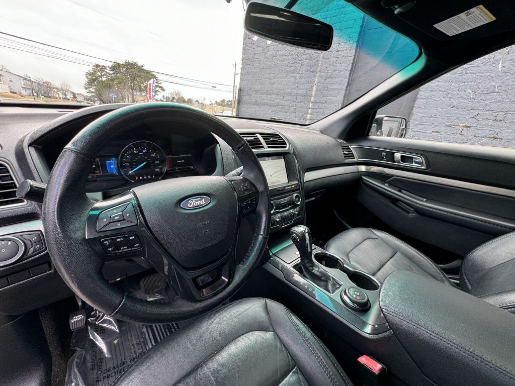 2018 Ford Explorer Image 12