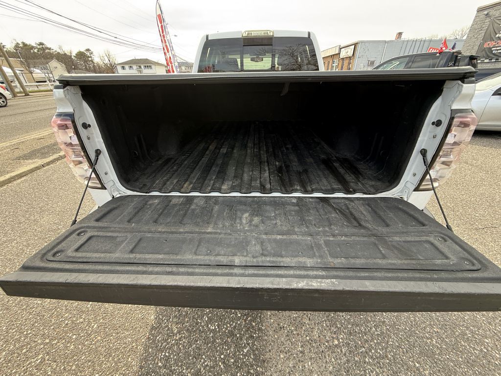 2018 Chevrolet Silverado 1500 Image 9