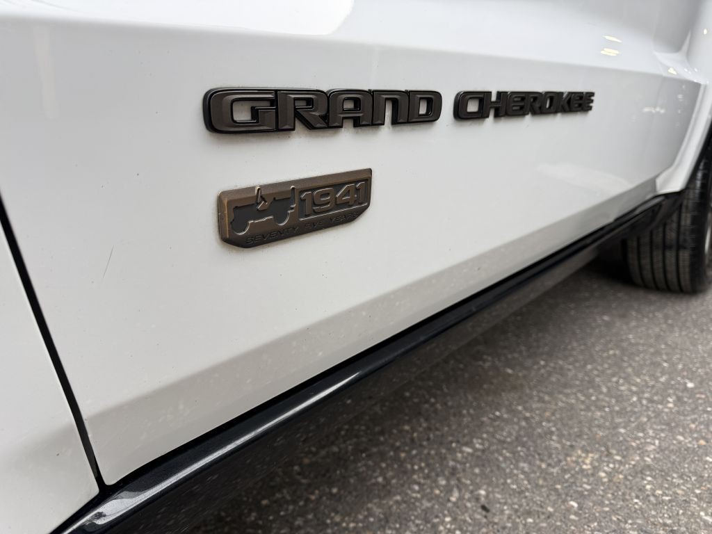 2016 Jeep Grand Cherokee Image 19