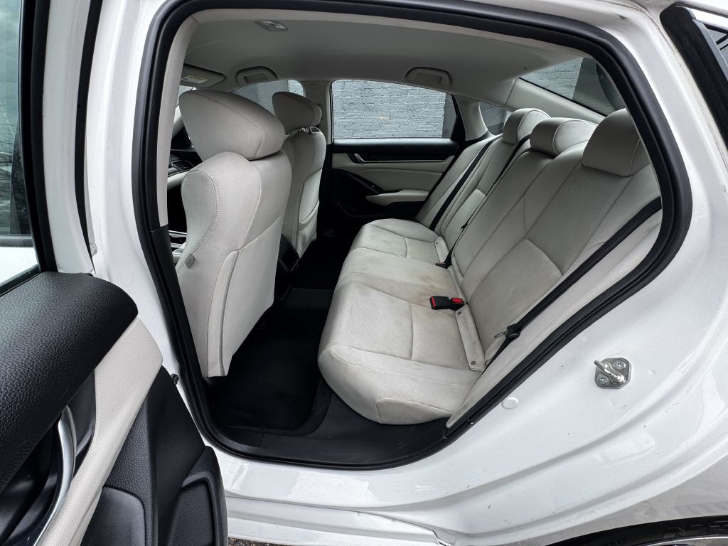 2018 Honda Accord Image 14