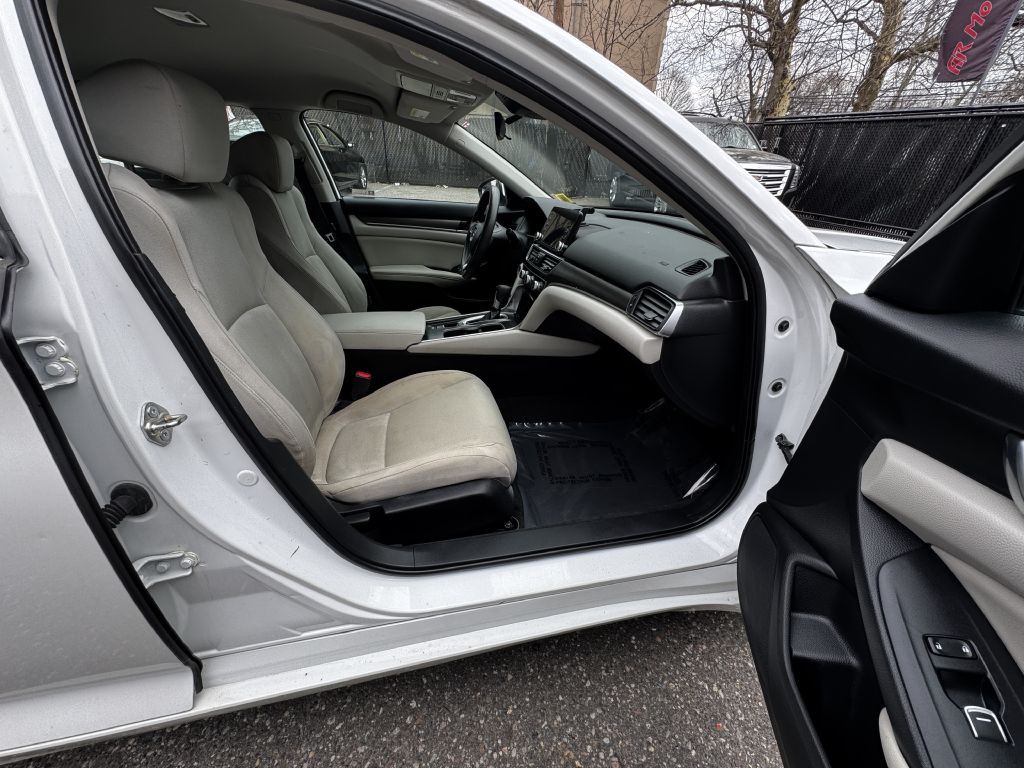 2018 Honda Accord Image 17