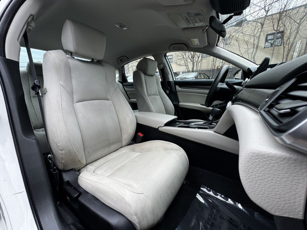 2018 Honda Accord Image 18