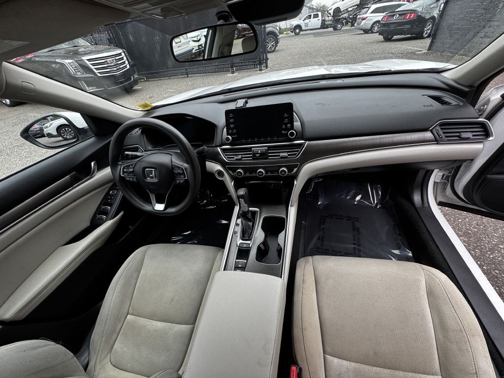 2018 Honda Accord Image 19