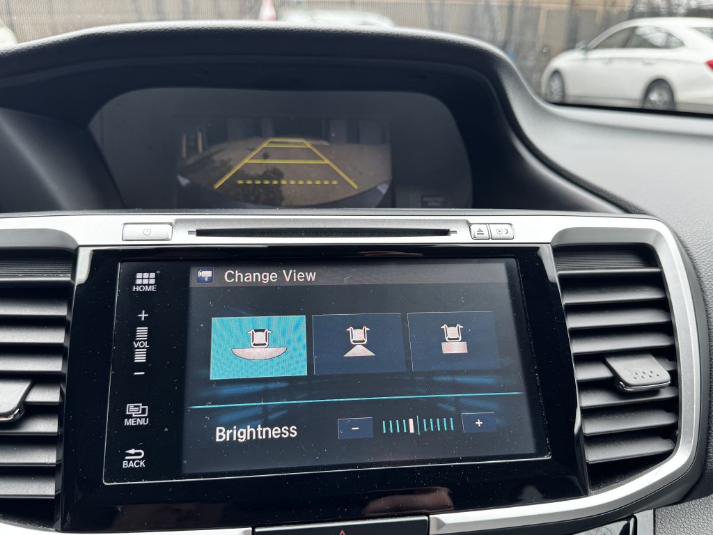 2016 Honda Accord Image 12