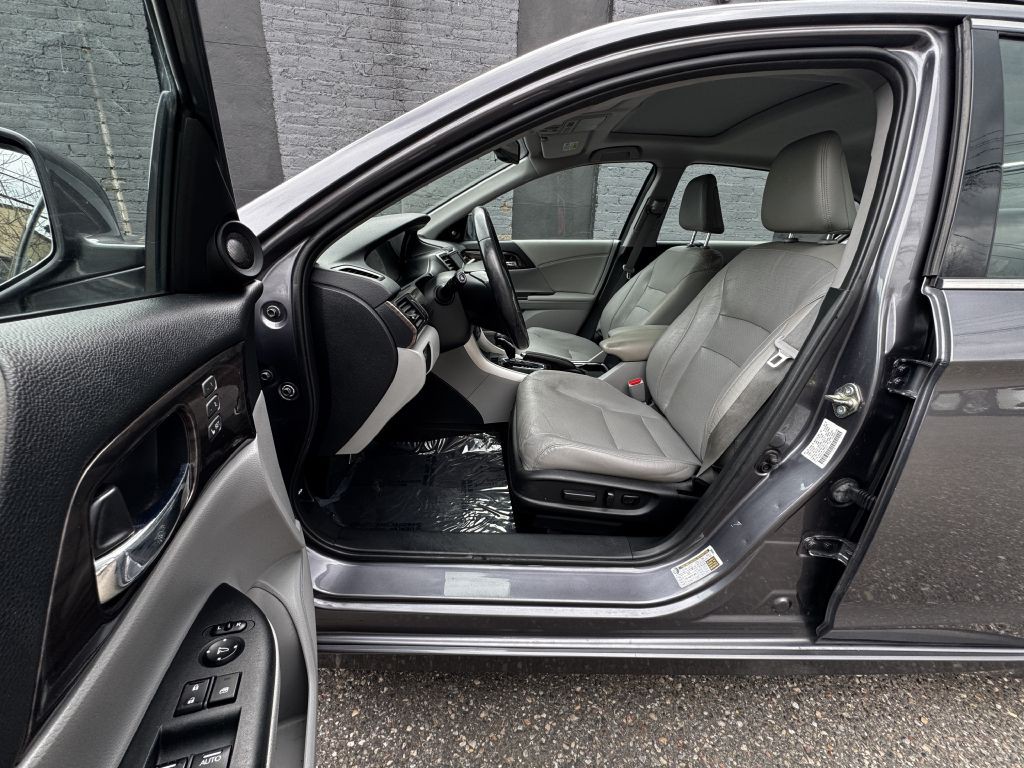 2016 Honda Accord Image 13