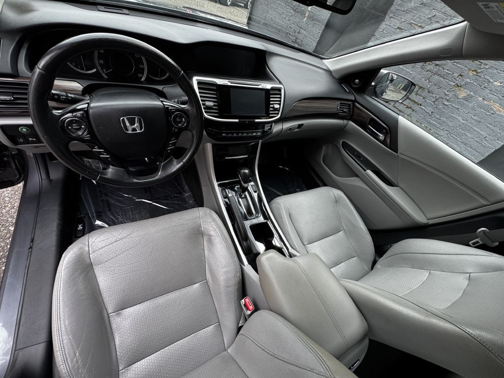 2016 Honda Accord Image 15