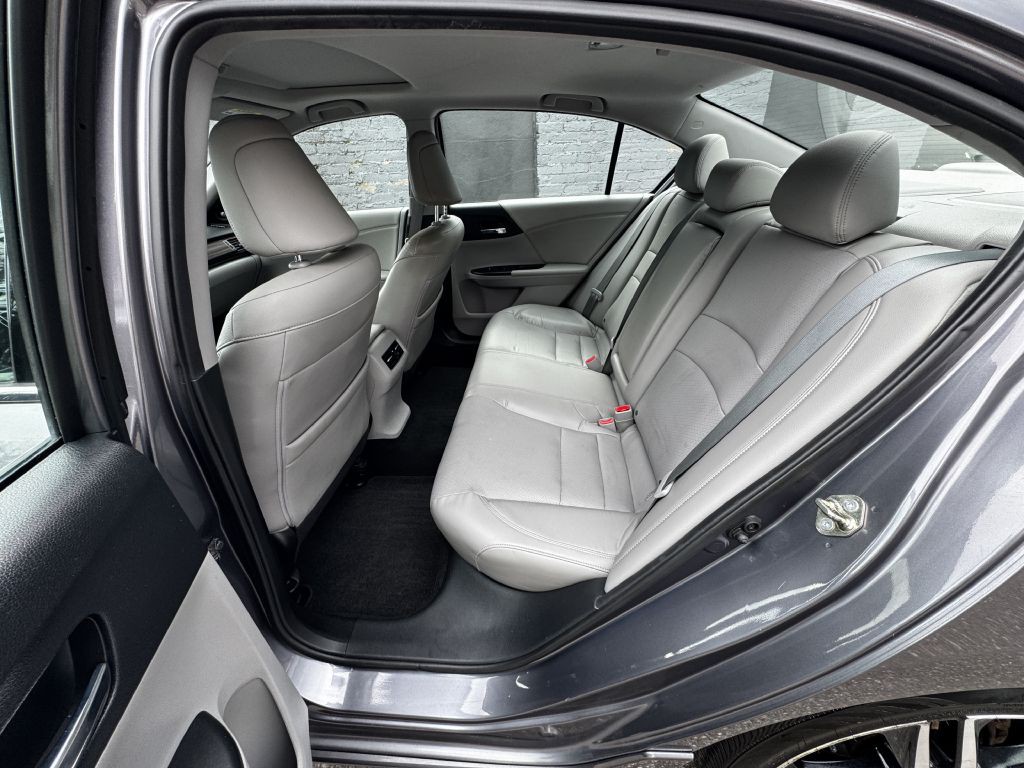 2016 Honda Accord Image 16