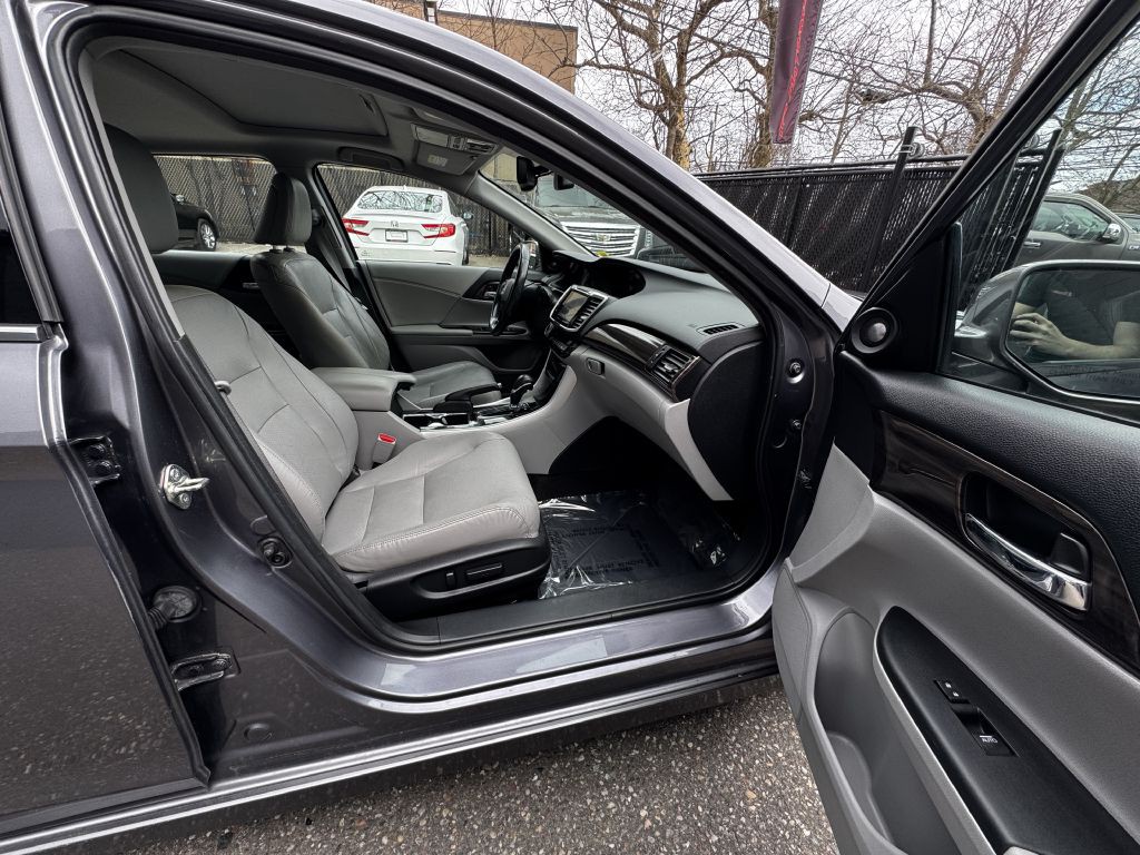 2016 Honda Accord Image 19
