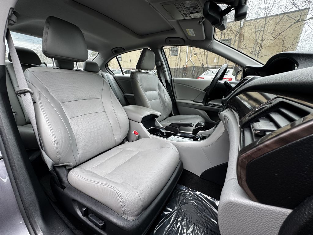 2016 Honda Accord Image 20