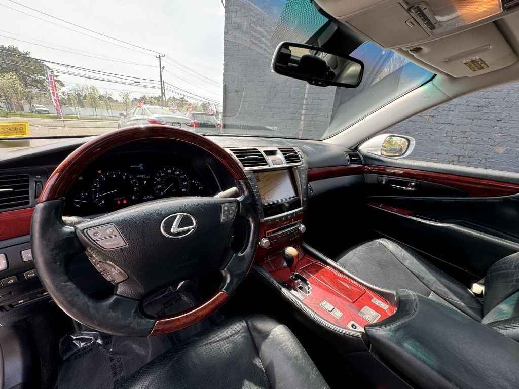 2012 Lexus LS Image 12