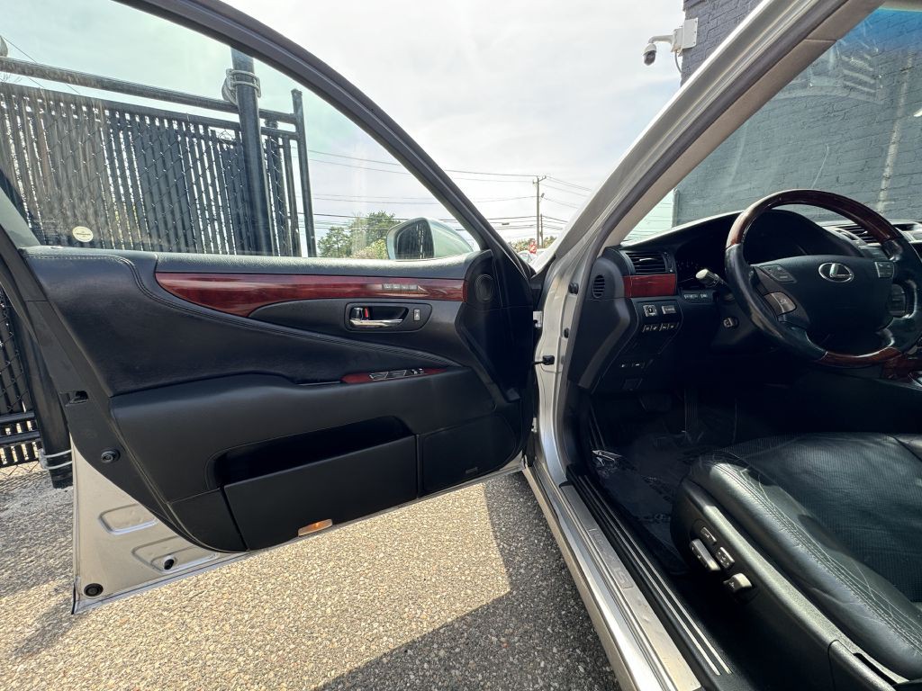 2012 Lexus LS Image 15