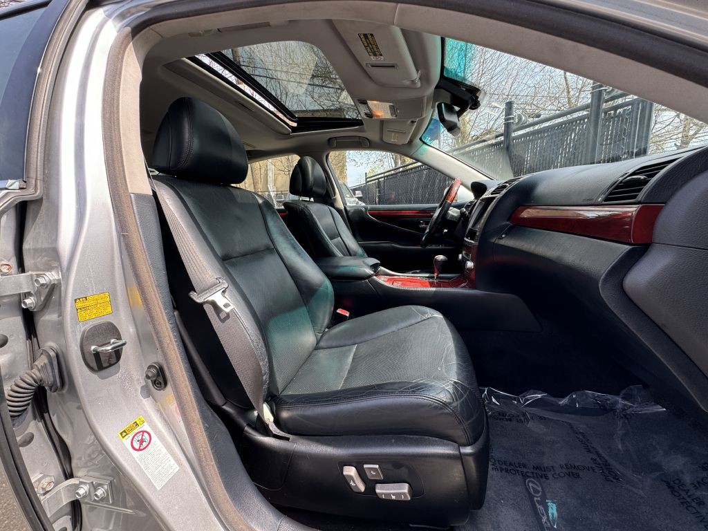 2012 Lexus LS Image 19