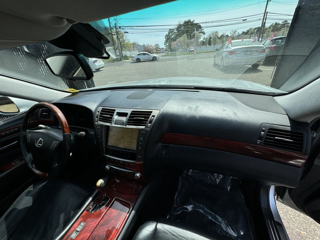 2012 Lexus LS Image 20