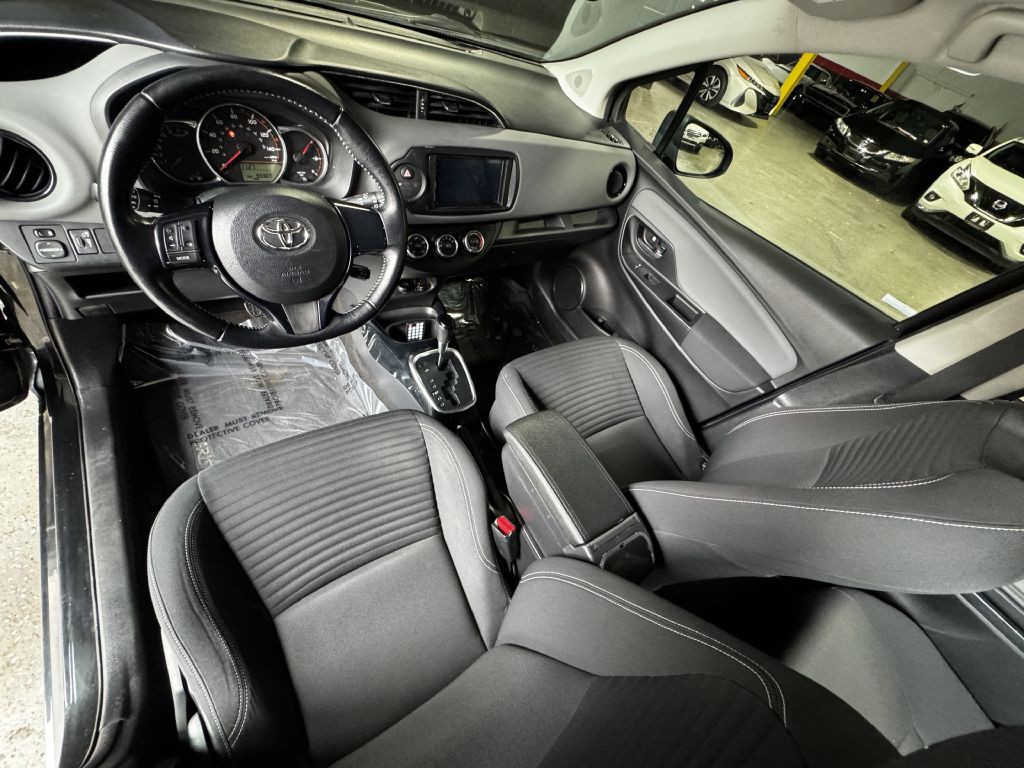 2015 Toyota Yaris Image 13