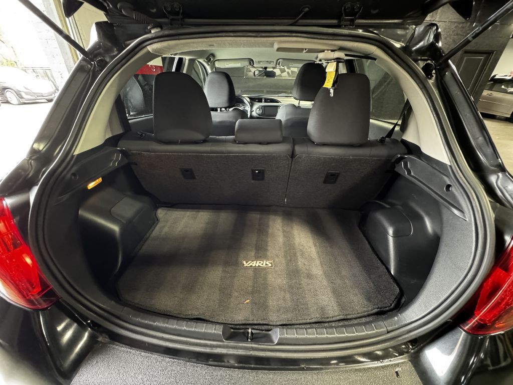 2015 Toyota Yaris Image 15