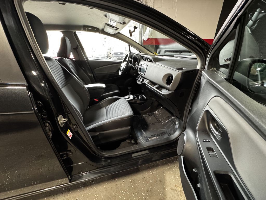 2015 Toyota Yaris Image 17
