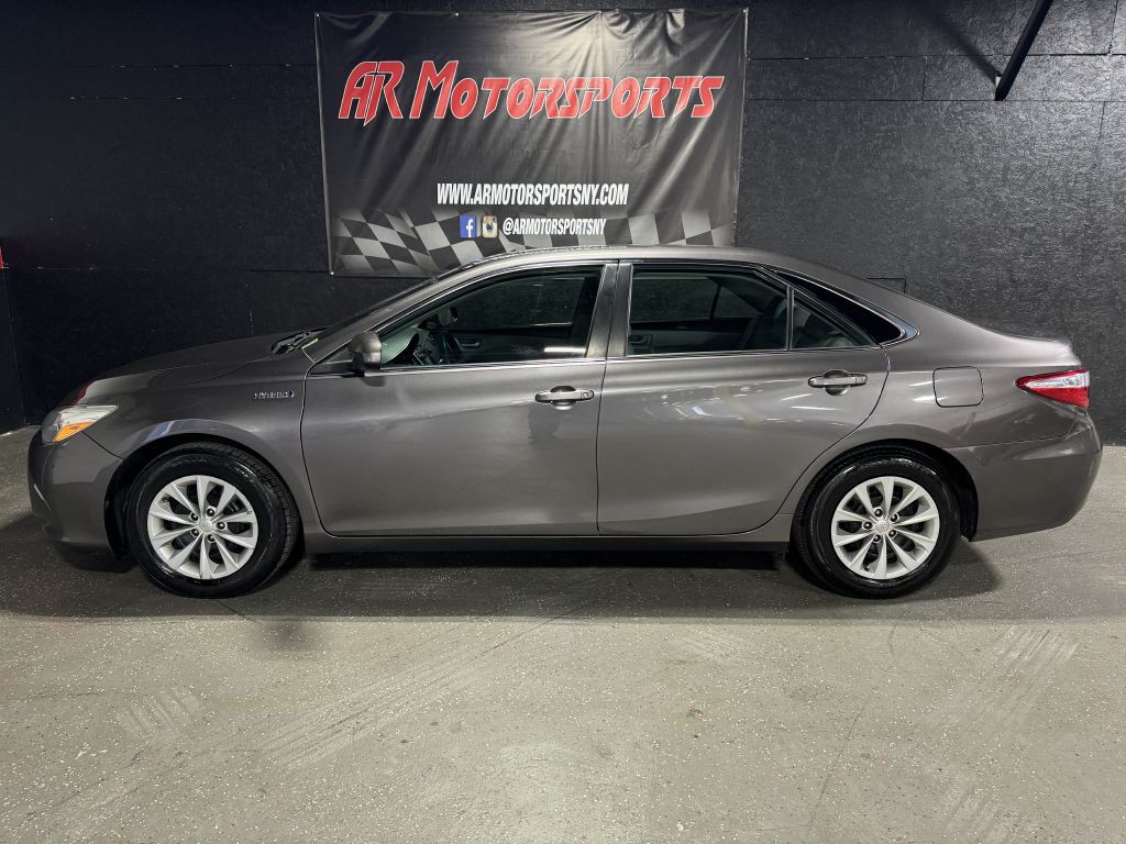 2016 Toyota Camry Image 2