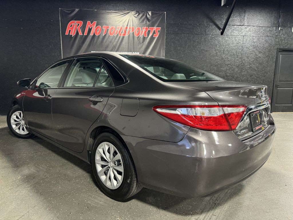 2016 Toyota Camry Image 3
