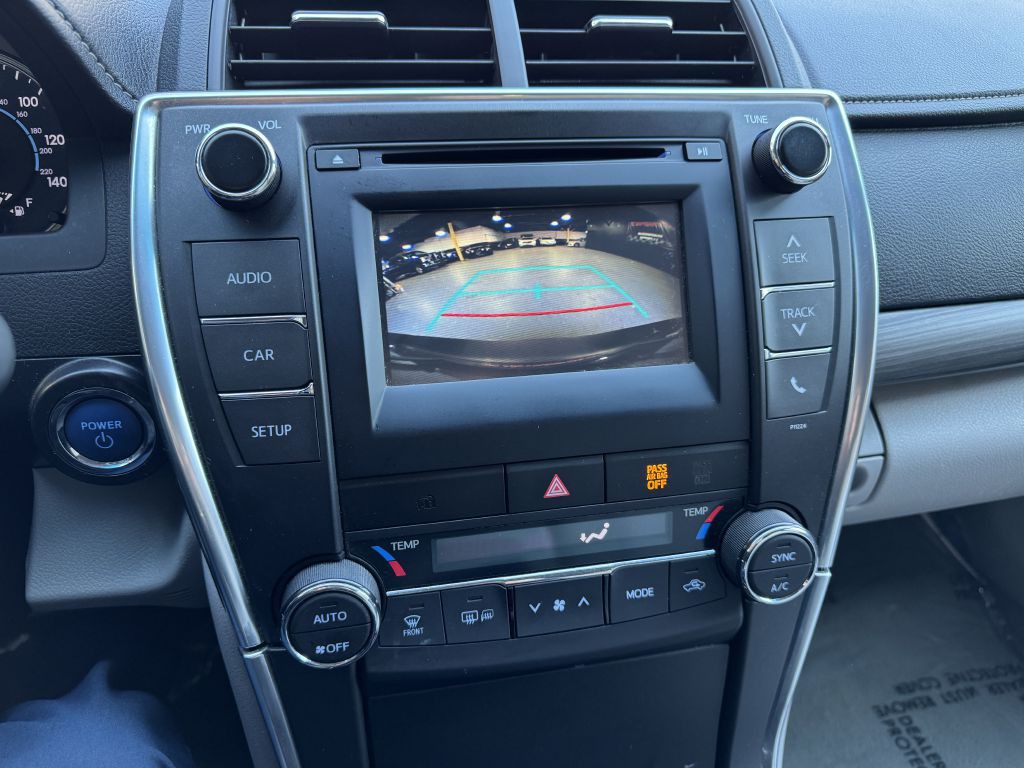 2016 Toyota Camry Image 9