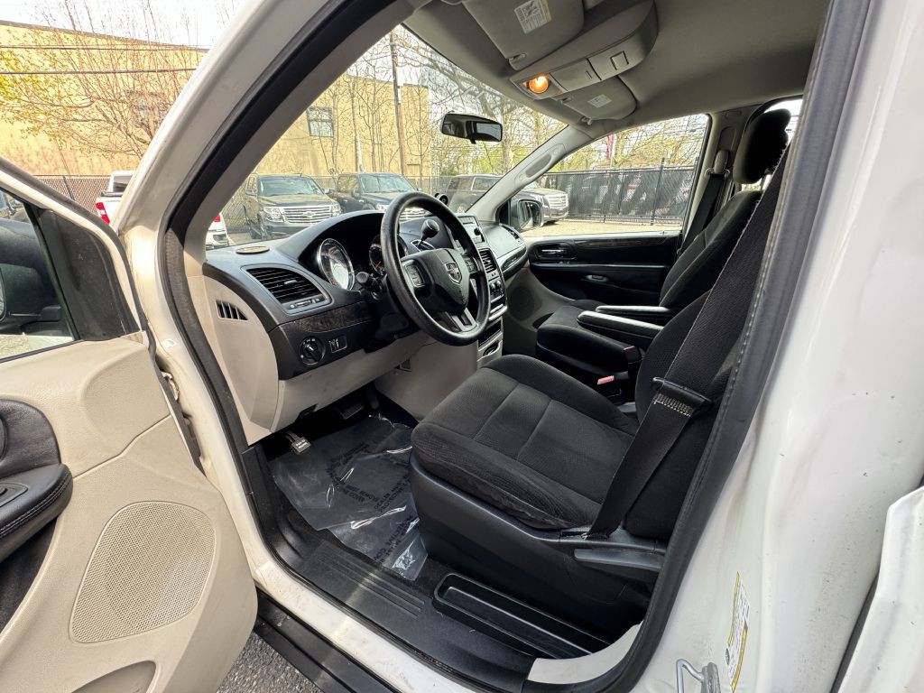 2013 Dodge Grand Caravan Image 11