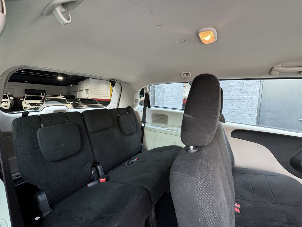 2013 Dodge Grand Caravan Image 17