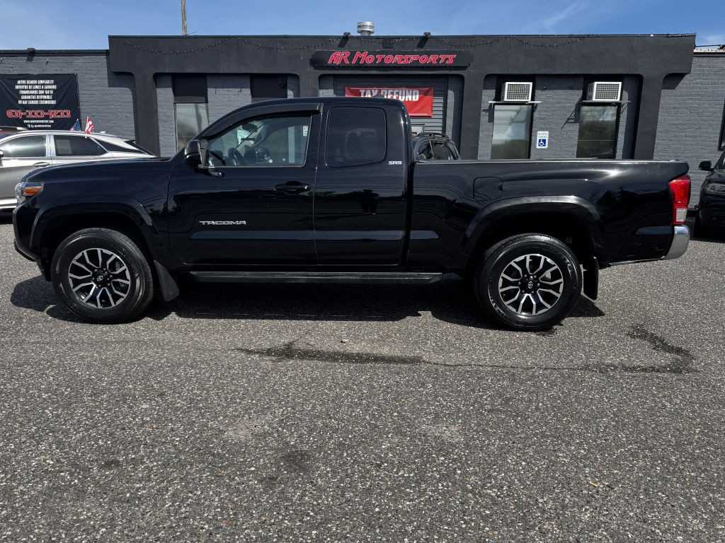 2016 Toyota Tacoma Image 2