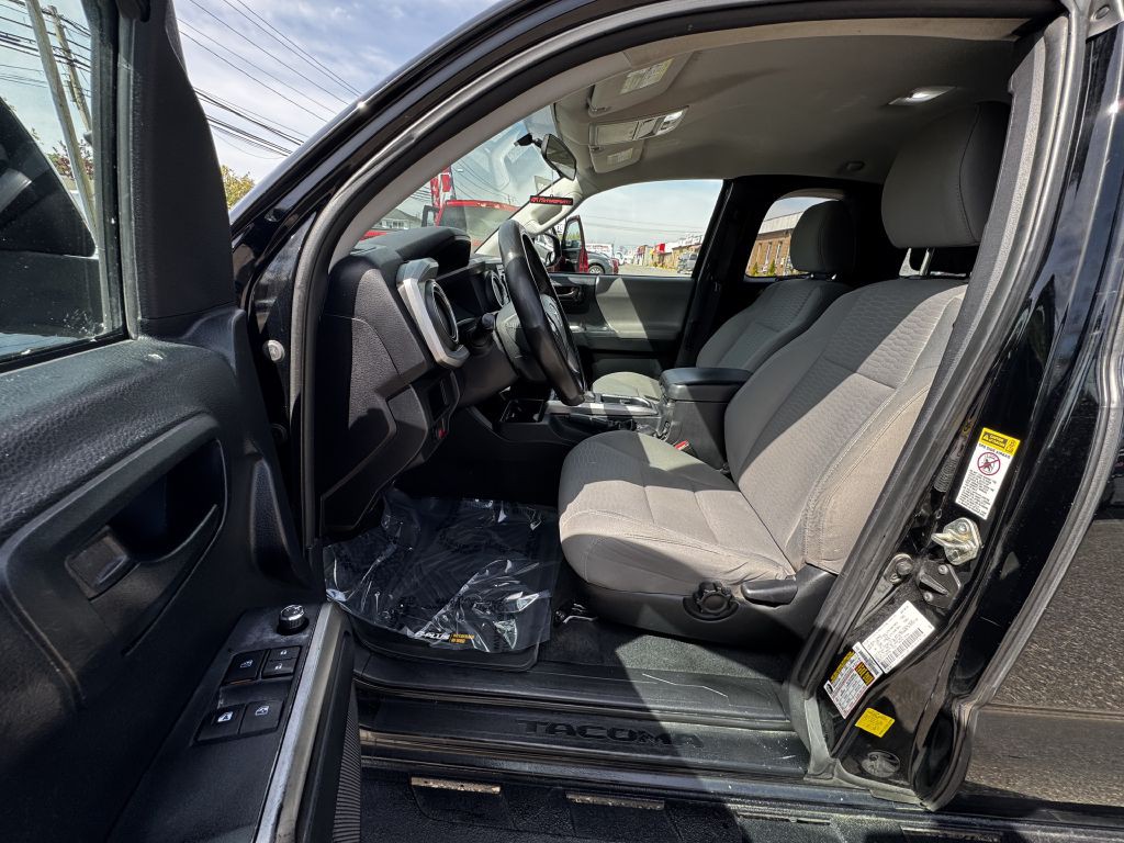 2016 Toyota Tacoma Image 11