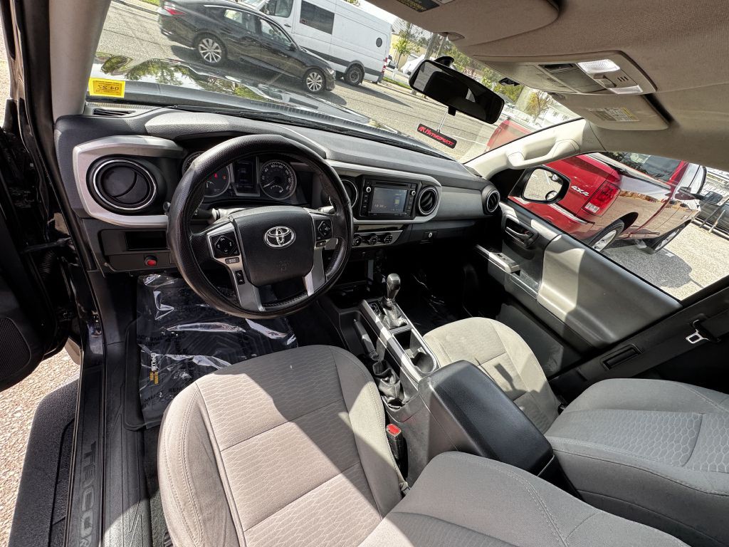 2016 Toyota Tacoma Image 13