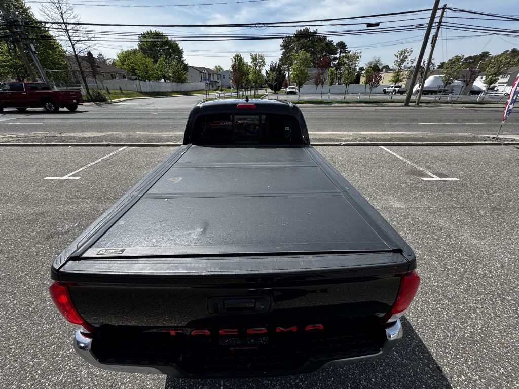 2016 Toyota Tacoma Image 15