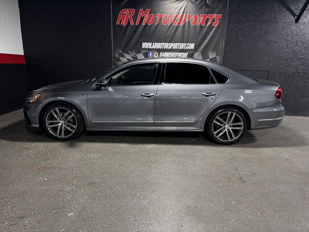 2017 Volkswagen Passat Image 2