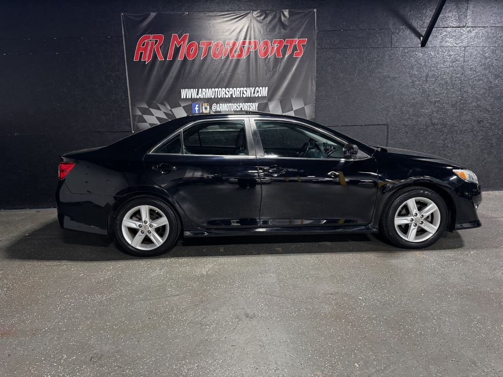 2013 Toyota Camry Image 6
