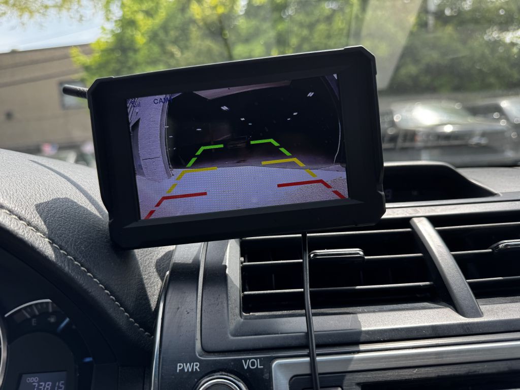 2013 Toyota Camry Image 10