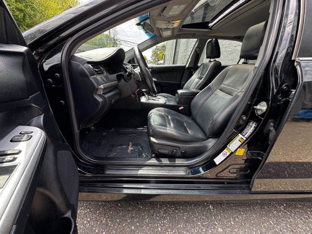 2013 Toyota Camry Image 11