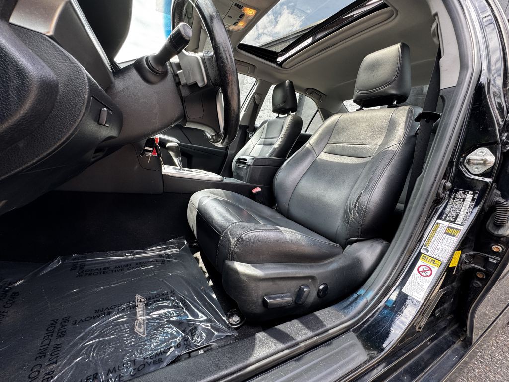 2013 Toyota Camry Image 12