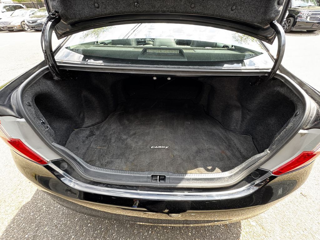 2013 Toyota Camry Image 15