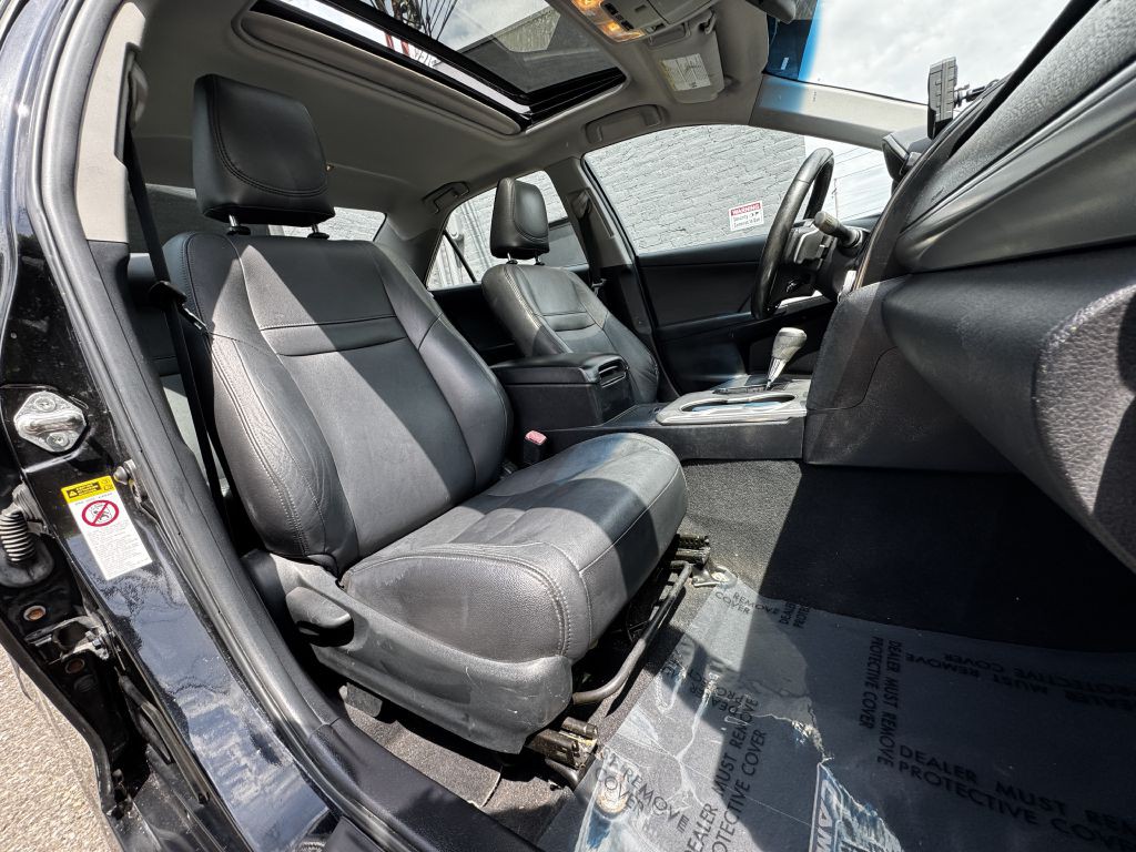 2013 Toyota Camry Image 18