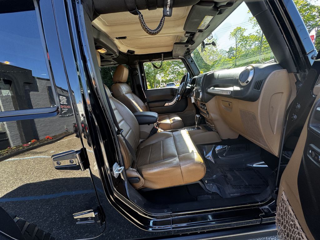 2012 Jeep Wrangler Unlimited Image 16