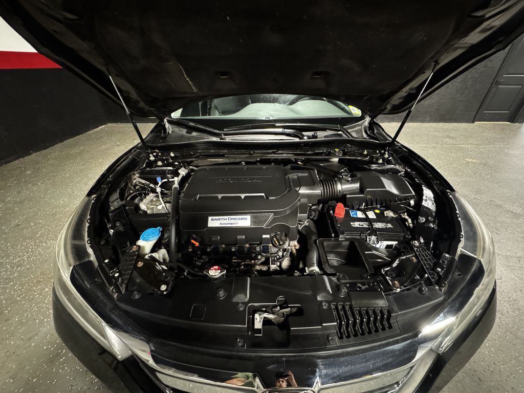 2016 Honda Accord Image 9