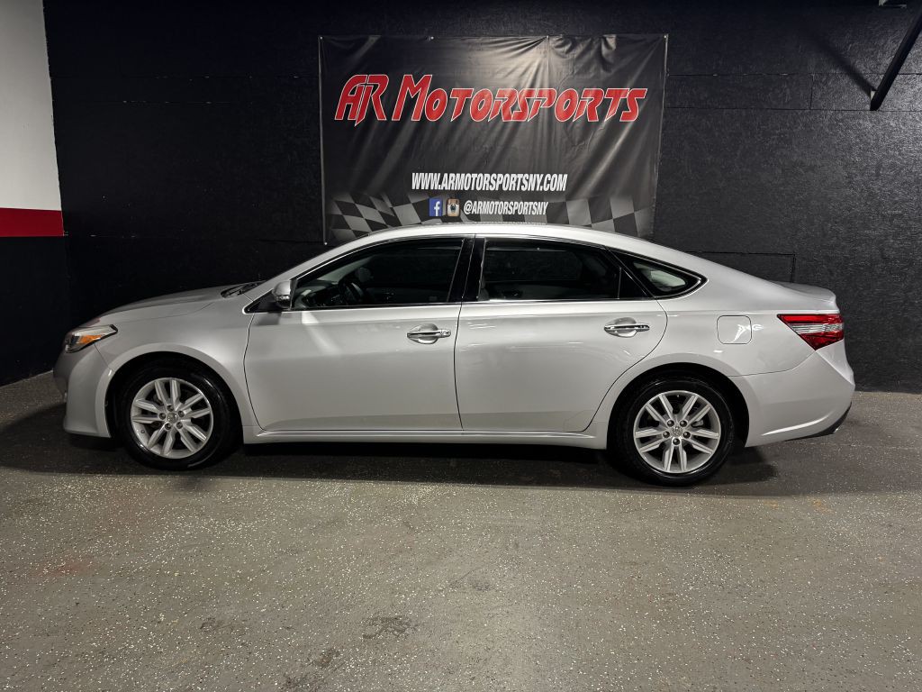 2013 Toyota Avalon Image 2
