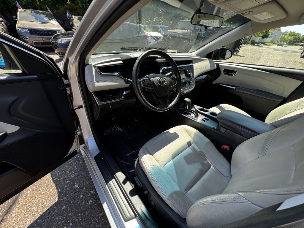 2013 Toyota Avalon Image 10