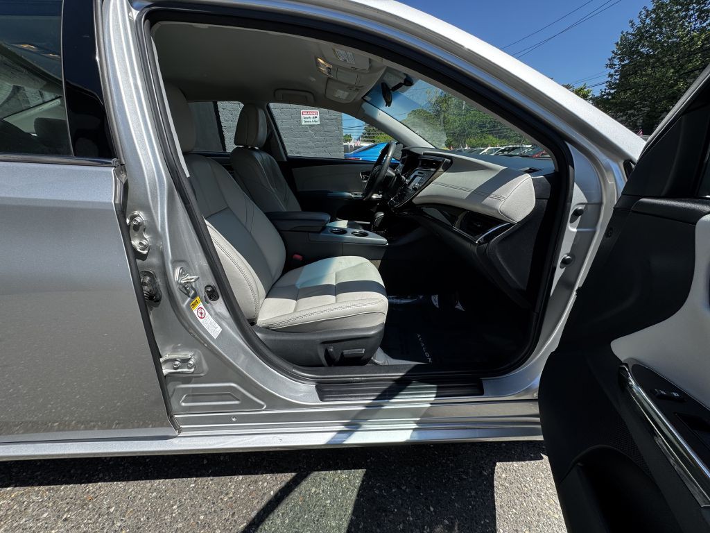 2013 Toyota Avalon Image 14