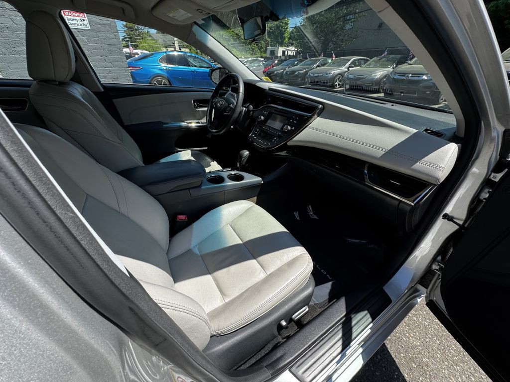 2013 Toyota Avalon Image 16